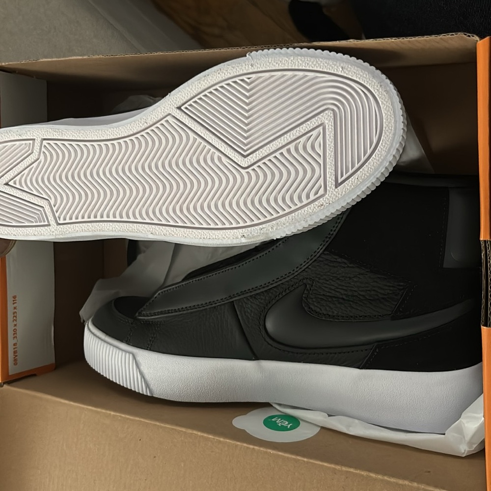 Nike - Picture 6 of 6